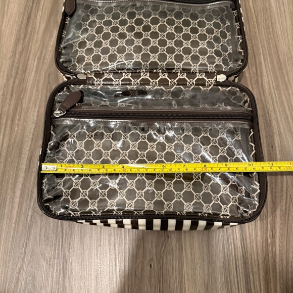 Henri Bendel Chic Vintage Brown and White Striped Cosmetic Bag - Picture 11 of 13